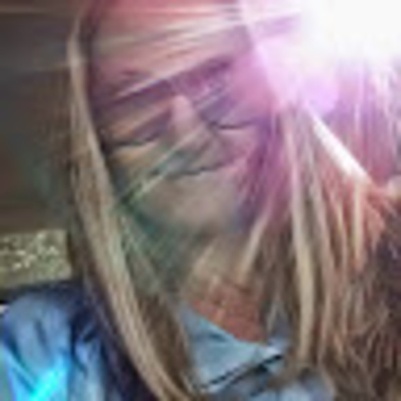 Meet your Posher, Kim - Picture 1 of 1